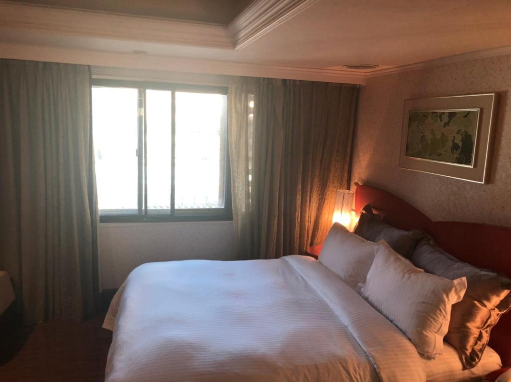 The MoonHotel